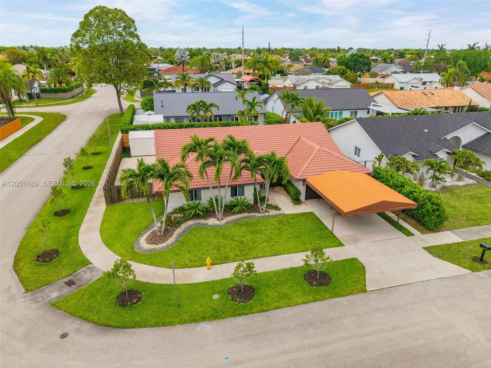 Vendido Recientemente: $795,000 (4 camas, 2 baños, 2380 Pies cuadrados)