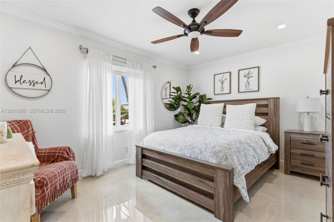 Vendido Recientemente: $795,000 (4 camas, 2 baños, 2380 Pies cuadrados)