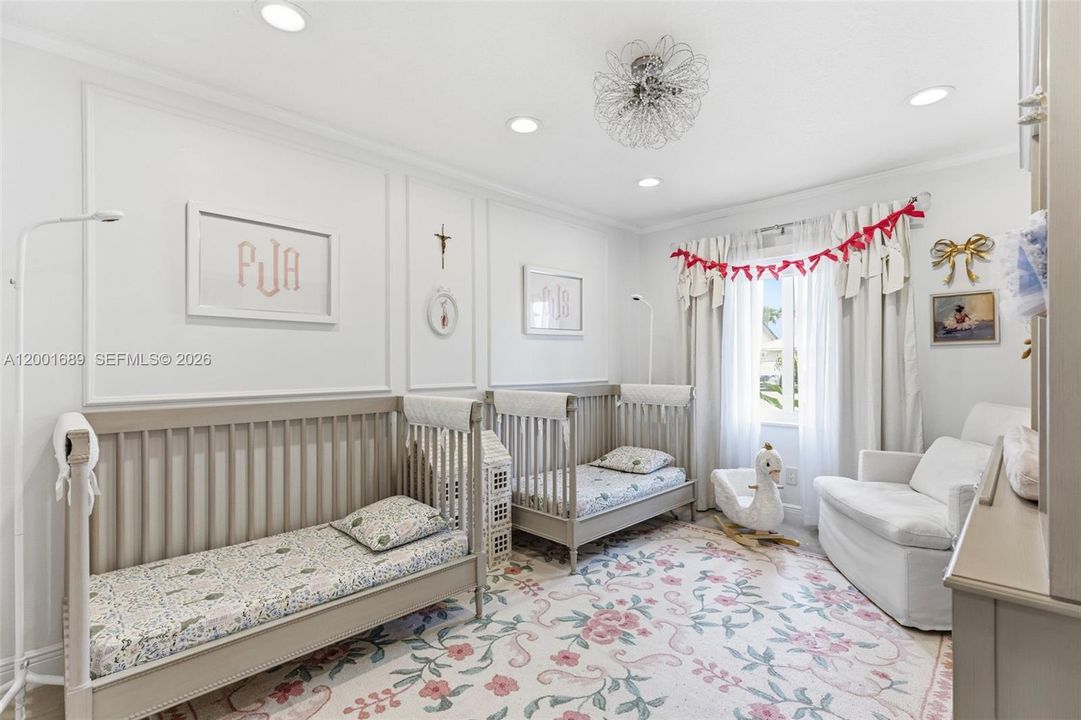 Vendido Recientemente: $795,000 (4 camas, 2 baños, 2380 Pies cuadrados)