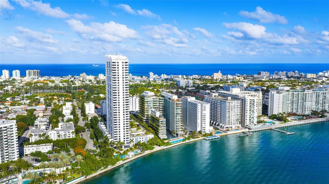 На продажу: $8,000,000 (5 спален, 5 ванн, 4181 Квадратных фут)