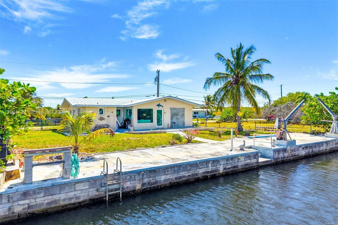 For Rent: $4,000 (3 beds, 2 baths, 888 Square Feet)