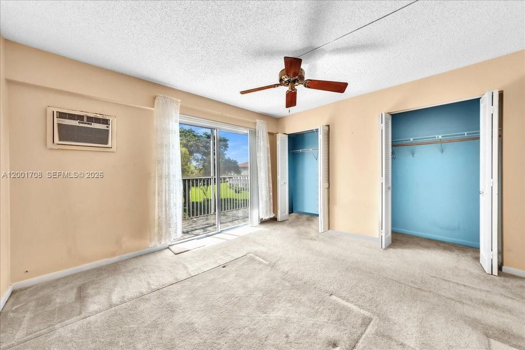 For Sale: $90,000 (1 beds, 1 baths, 685 Square Feet)