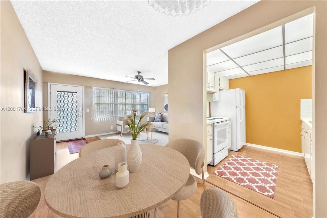 For Sale: $90,000 (1 beds, 1 baths, 685 Square Feet)