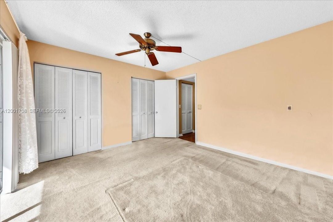 For Sale: $90,000 (1 beds, 1 baths, 685 Square Feet)