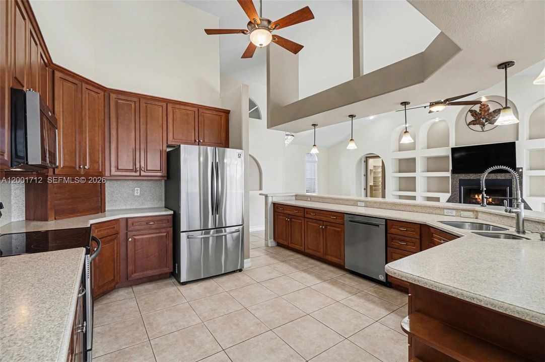 For Sale: $1,200,000 (3 beds, 3 baths, 2551 Square Feet)