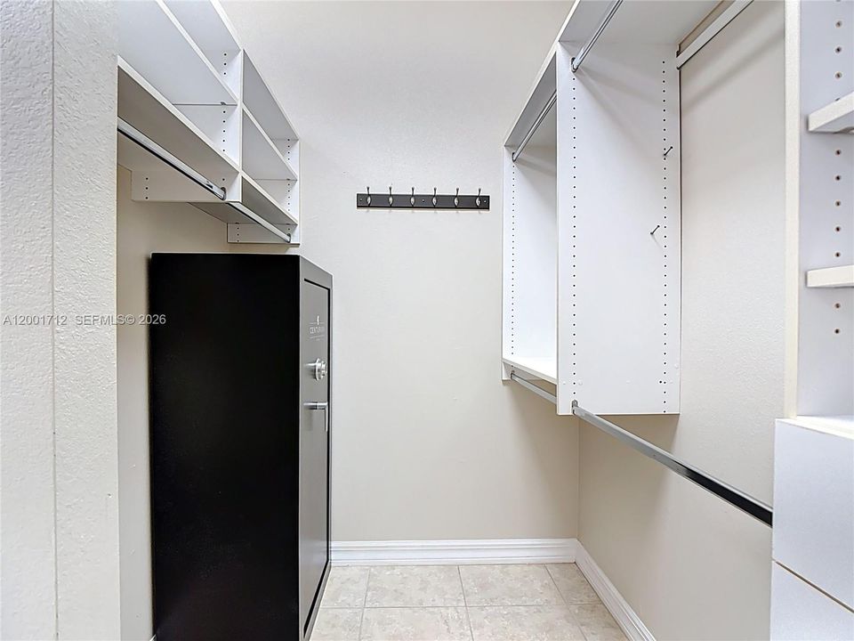 For Sale: $1,200,000 (3 beds, 3 baths, 2551 Square Feet)