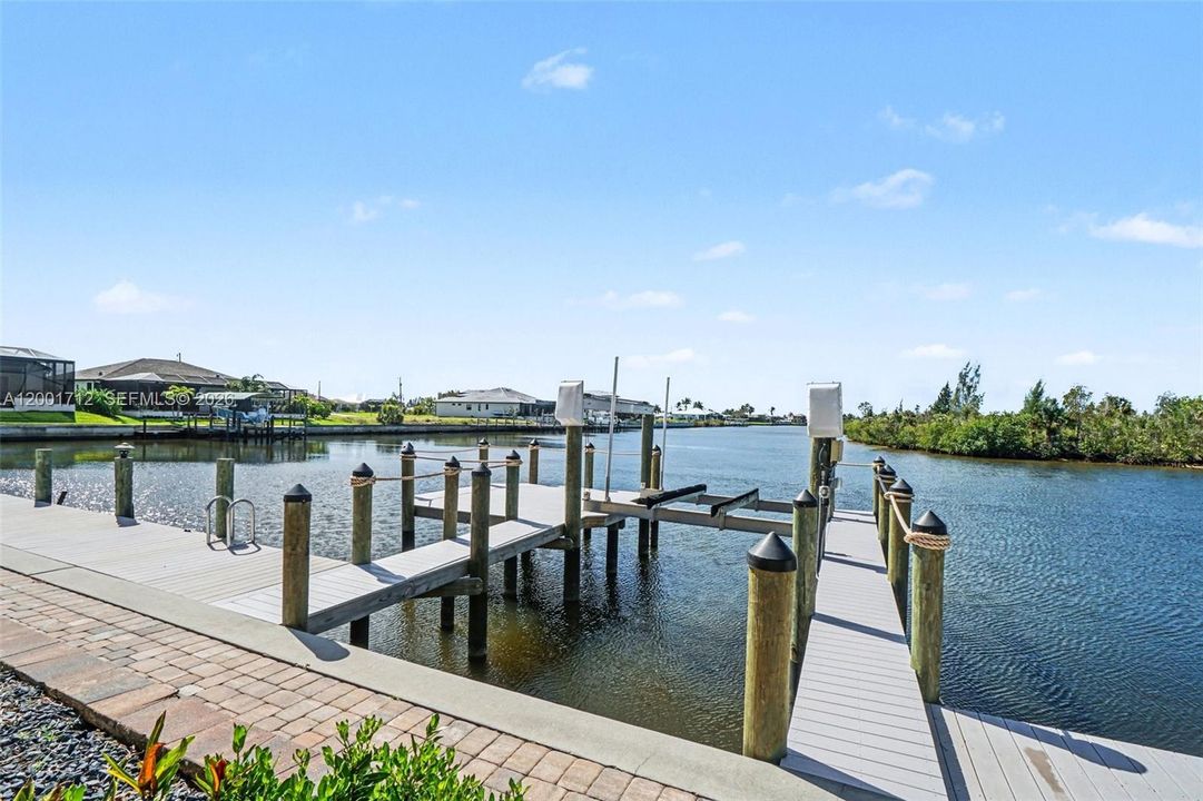 For Sale: $1,200,000 (3 beds, 3 baths, 2551 Square Feet)