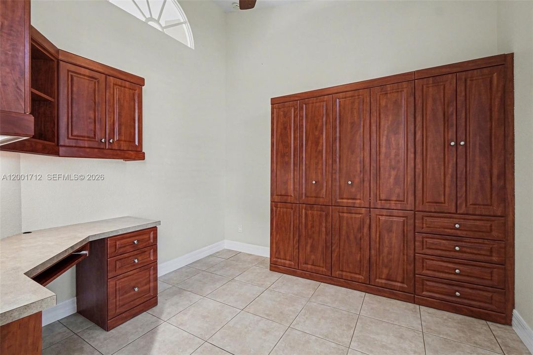 For Sale: $1,200,000 (3 beds, 3 baths, 2551 Square Feet)