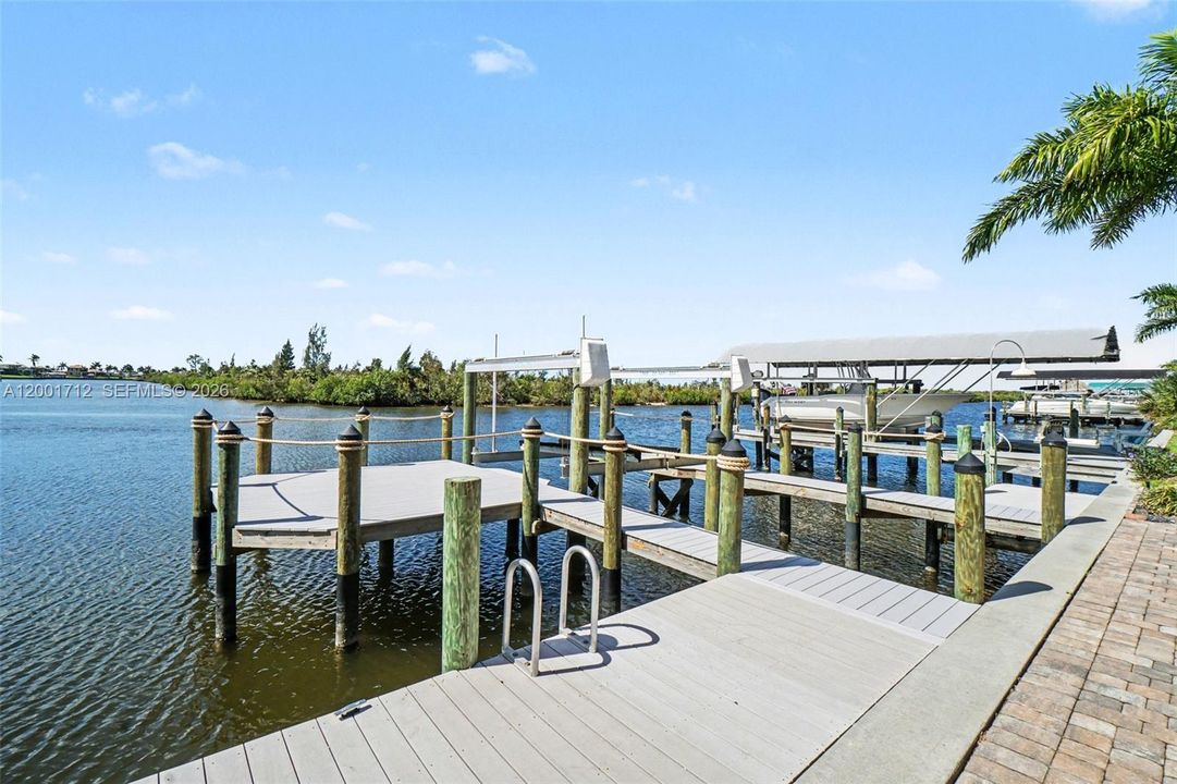 For Sale: $1,200,000 (3 beds, 3 baths, 2551 Square Feet)