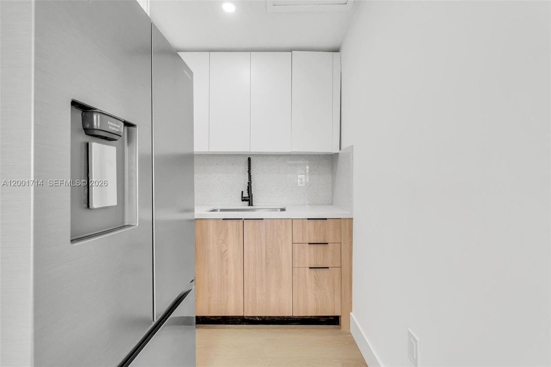 For Rent: $1,500 (0 beds, 1 baths, 340 Square Feet)