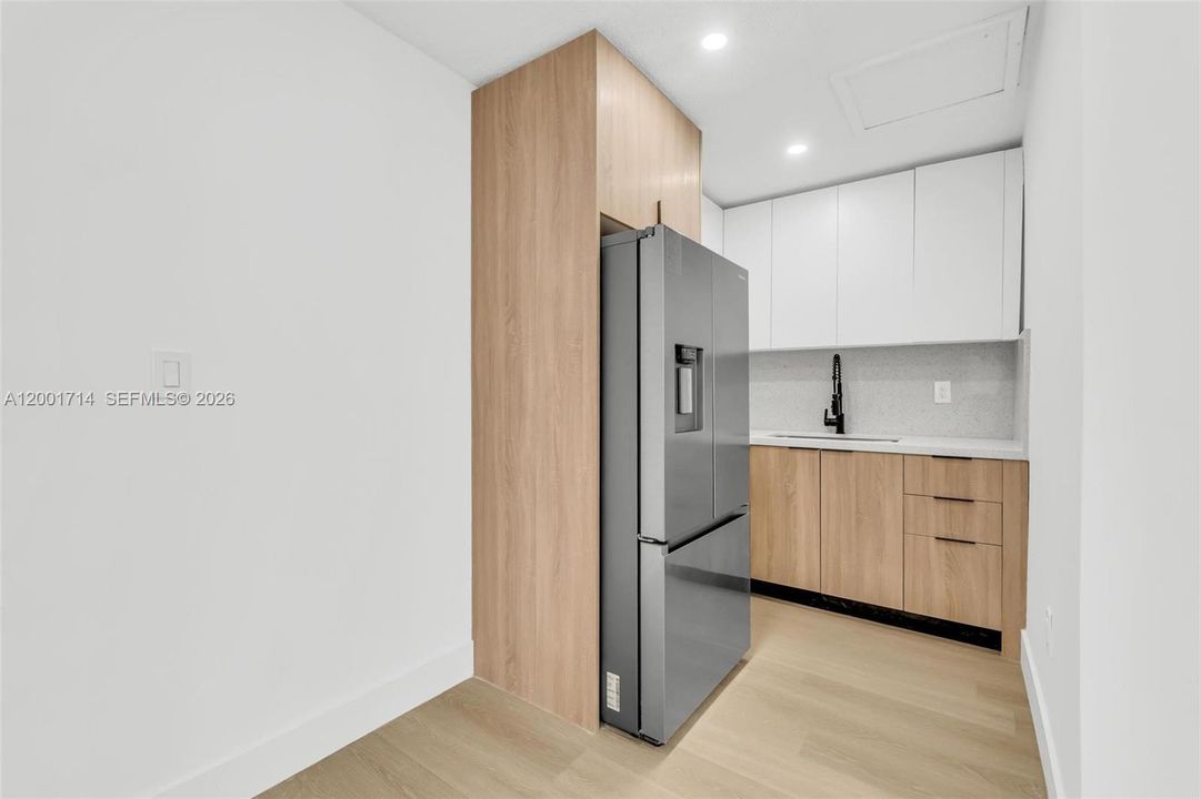 For Rent: $1,500 (0 beds, 1 baths, 340 Square Feet)