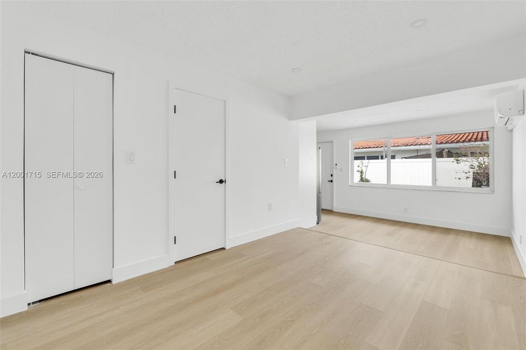 For Rent: $2,100 (0 beds, 1 baths, 450 Square Feet)