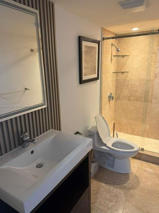 Active With Contract: $5,800 (2 beds, 2 baths, 1600 Square Feet)
