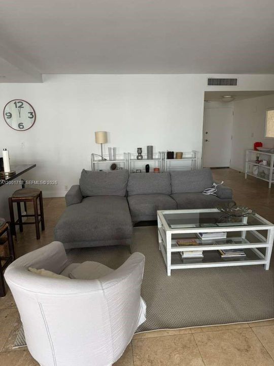 Active With Contract: $5,800 (2 beds, 2 baths, 1600 Square Feet)