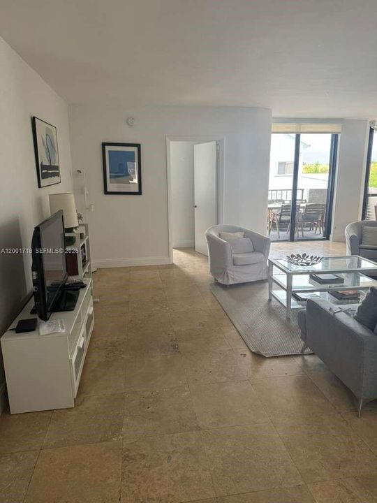Active With Contract: $5,800 (2 beds, 2 baths, 1600 Square Feet)