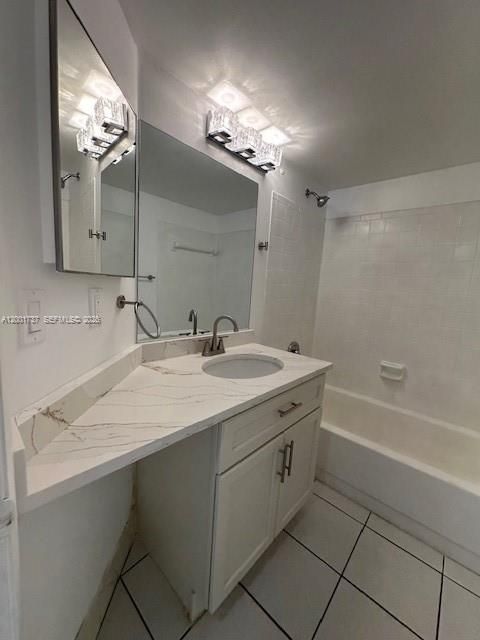 Activo con contrato: $1,900 (2 camas, 2 baños, 767 Pies cuadrados)