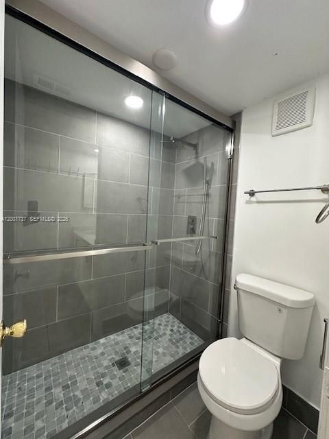 Activo con contrato: $1,900 (2 camas, 2 baños, 767 Pies cuadrados)
