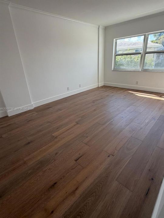 For Sale: $313,500 (1 beds, 1 baths, 730 Square Feet)