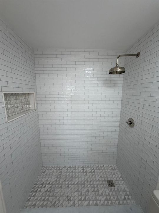 For Sale: $313,500 (1 beds, 1 baths, 730 Square Feet)