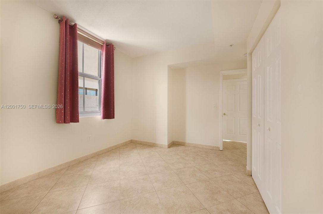 For Sale: $625,000 (2 beds, 2 baths, 1023 Square Feet)
