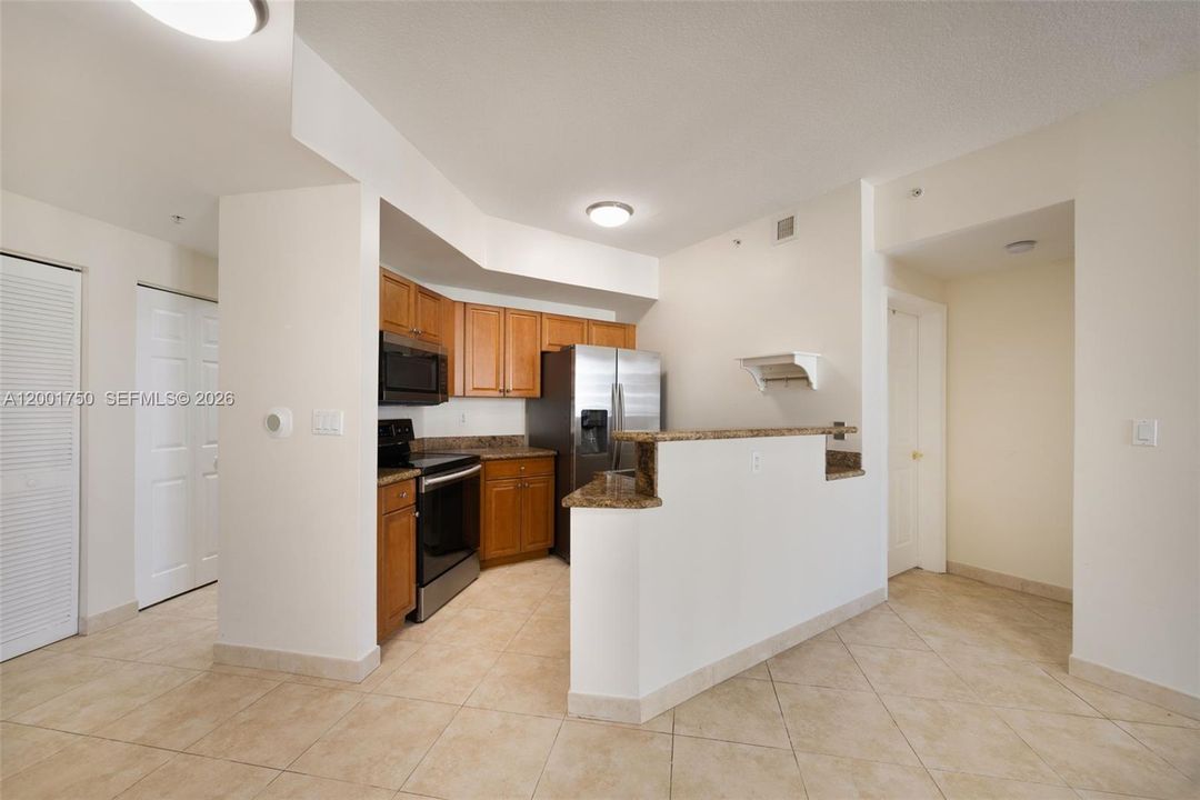 For Sale: $625,000 (2 beds, 2 baths, 1023 Square Feet)
