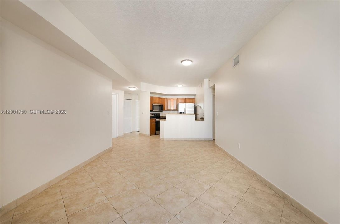 For Sale: $625,000 (2 beds, 2 baths, 1023 Square Feet)