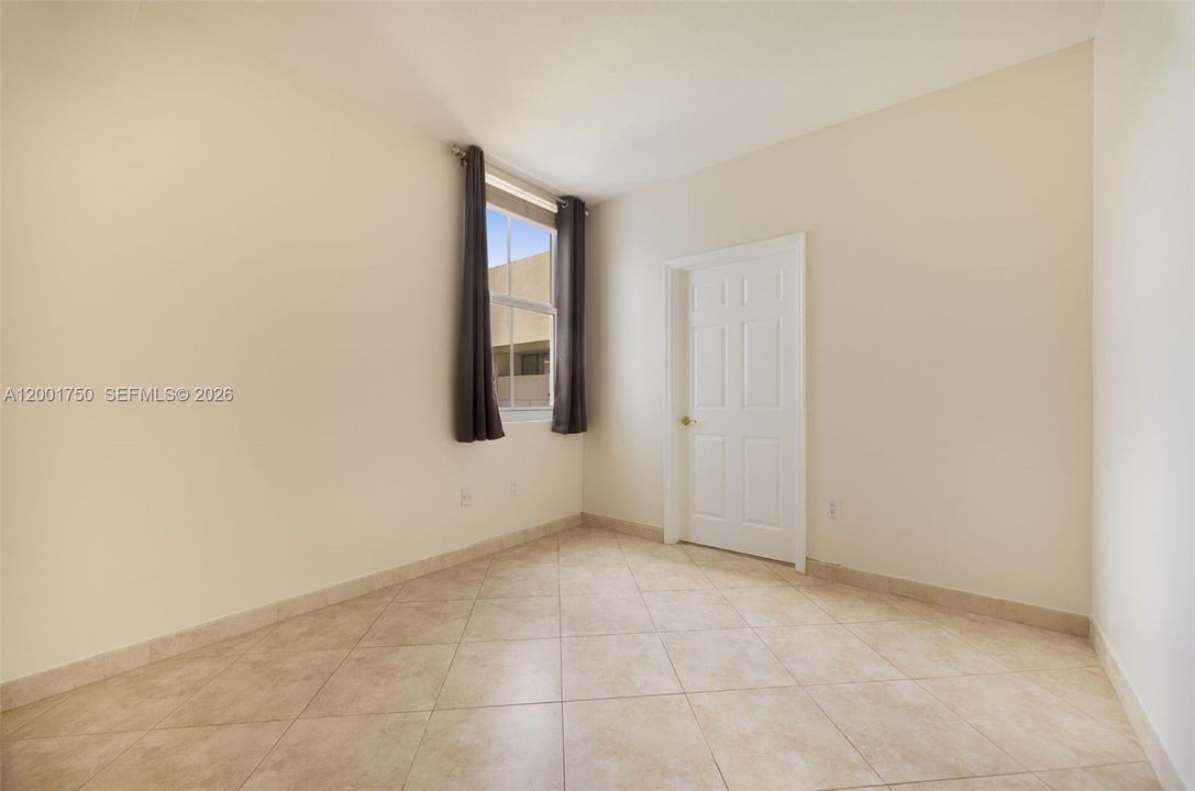 For Sale: $625,000 (2 beds, 2 baths, 1023 Square Feet)