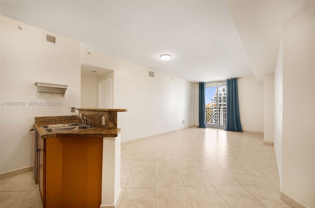 For Sale: $625,000 (2 beds, 2 baths, 1023 Square Feet)