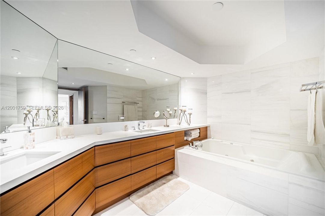 Activo con contrato: $1,650,000 (2 camas, 2 baños, 2020 Pies cuadrados)