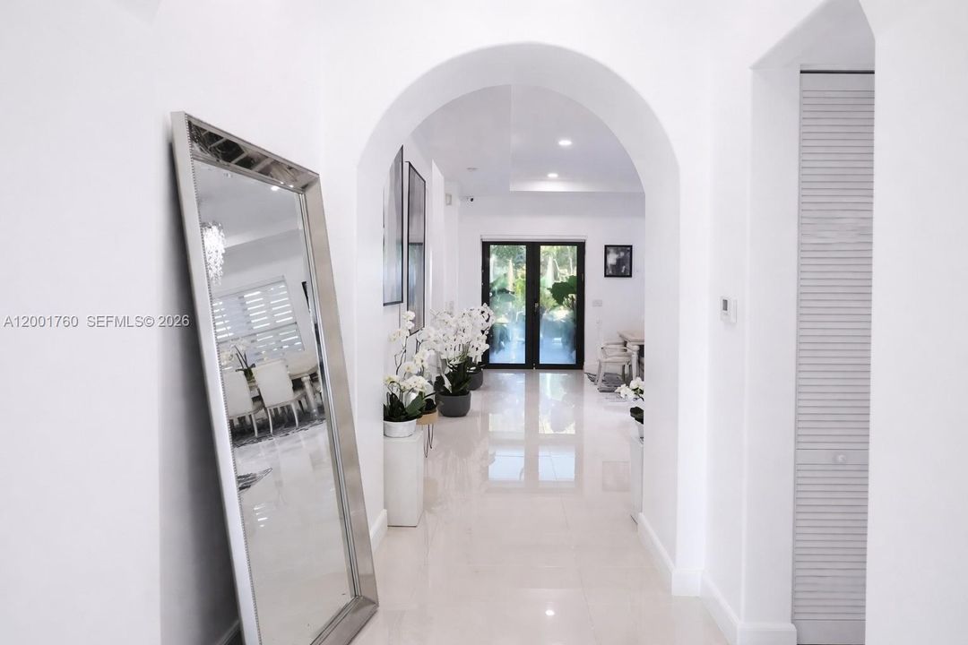 For Sale: $1,495,000 (4 beds, 3 baths, 2720 Square Feet)
