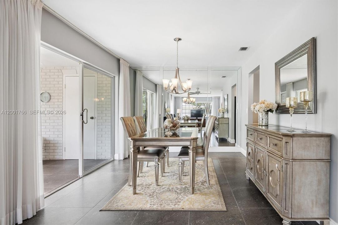 Active With Contract: $225,000 (2 beds, 2 baths, 1238 Square Feet)
