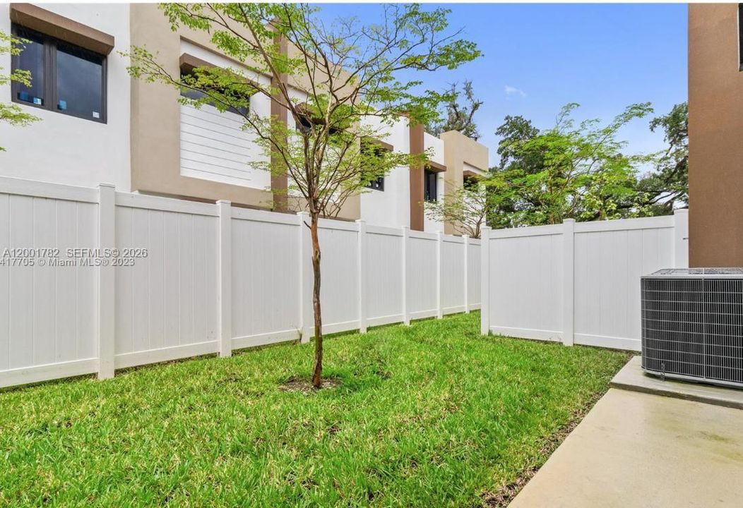 En Venta: $598,000 (3 camas, 2 baños, 1566 Pies cuadrados)