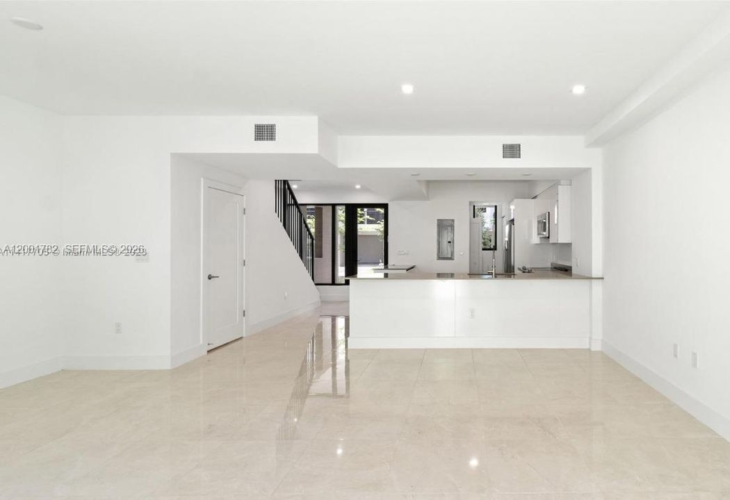En Venta: $598,000 (3 camas, 2 baños, 1566 Pies cuadrados)
