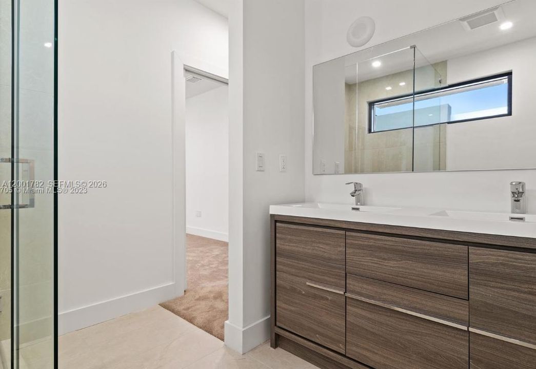 En Venta: $598,000 (3 camas, 2 baños, 1566 Pies cuadrados)