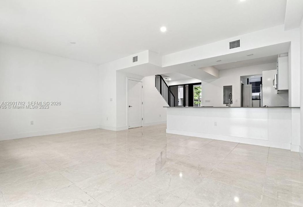 En Venta: $598,000 (3 camas, 2 baños, 1566 Pies cuadrados)