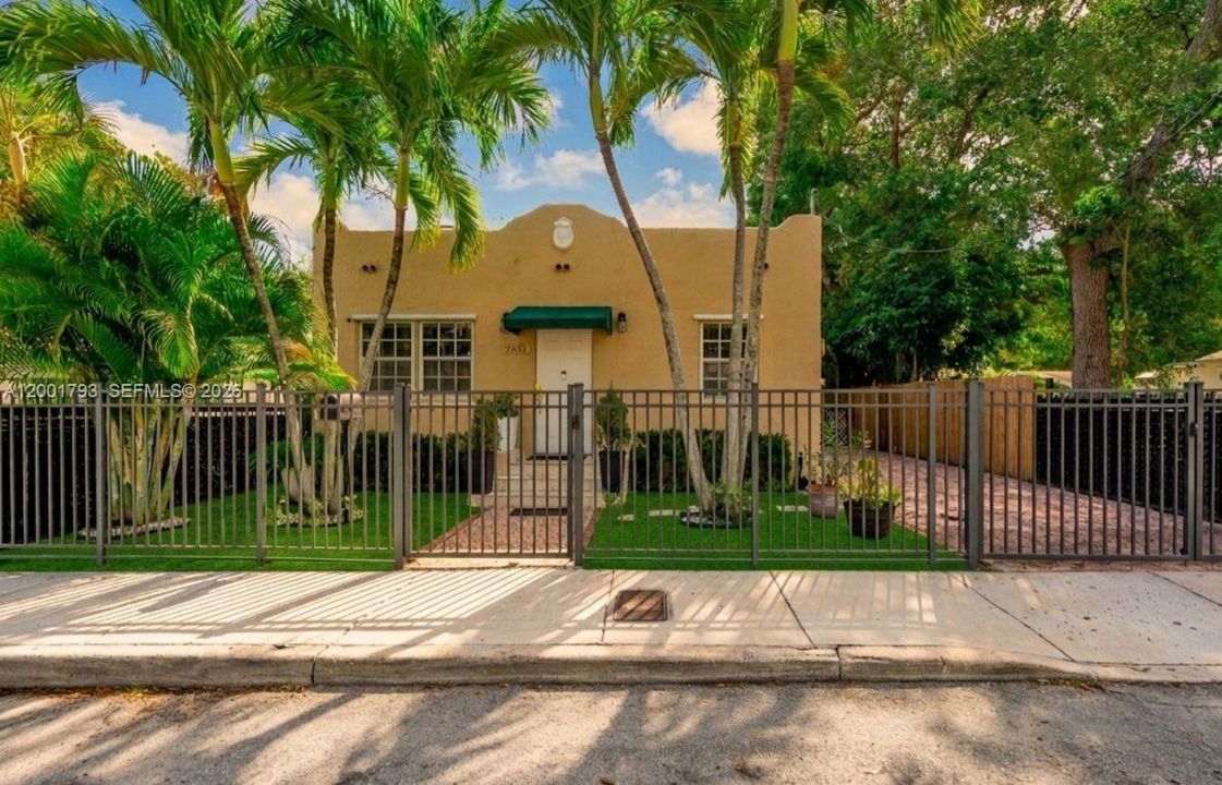 For Sale: $595,000 (3 beds, 2 baths, 1512 Square Feet)