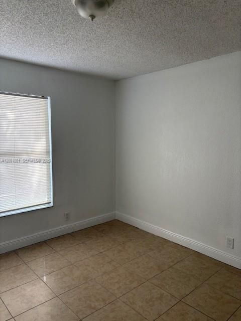 Activo con contrato: $185,000 (2 camas, 2 baños, 904 Pies cuadrados)