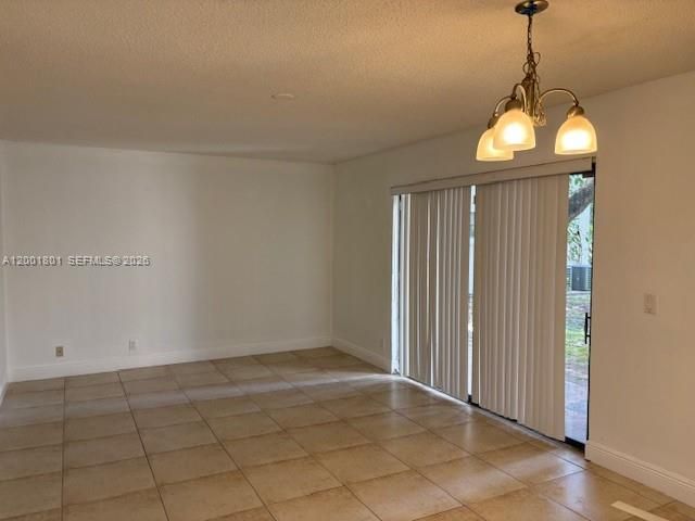 Activo con contrato: $185,000 (2 camas, 2 baños, 904 Pies cuadrados)