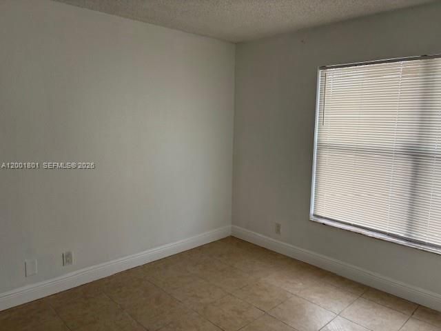 Activo con contrato: $185,000 (2 camas, 2 baños, 904 Pies cuadrados)
