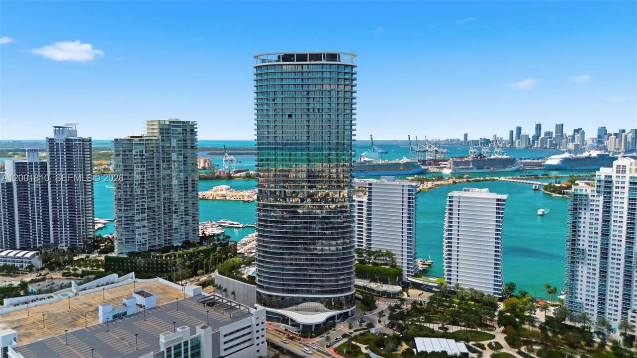 Active With Contract: $10,000 (2 beds, 2 baths, 1201 Square Feet)