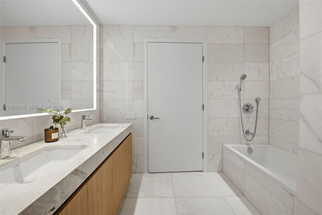 Active With Contract: $10,000 (2 beds, 2 baths, 1201 Square Feet)