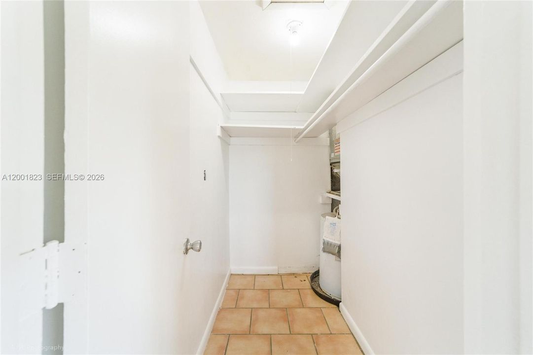 For Sale: $188,000 (1 beds, 1 baths, 433 Square Feet)
