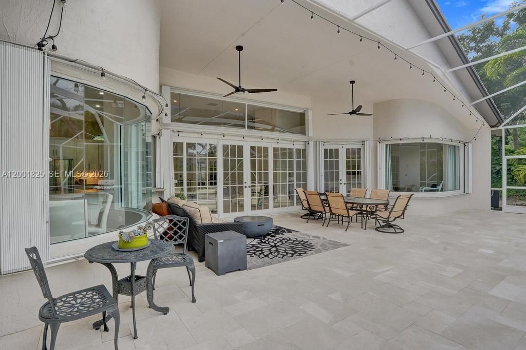 Expansive covered Patio Space!
