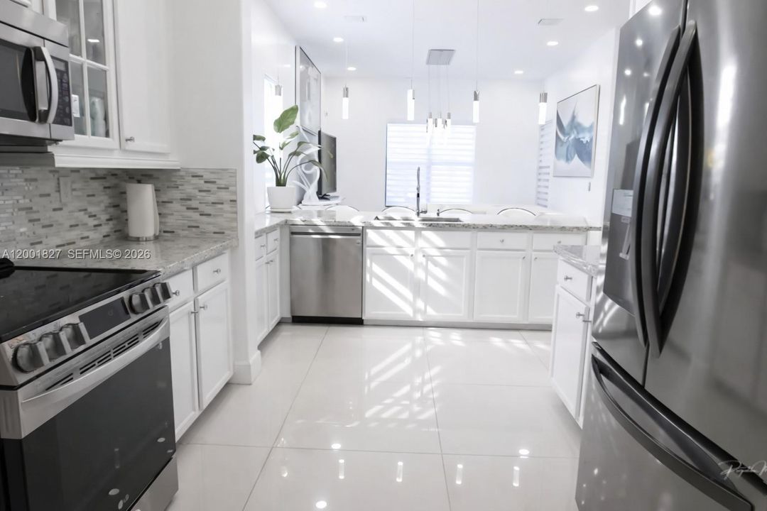 В аренду: $12,000 (4 спален, 3 ванн, 2720 Квадратных фут)