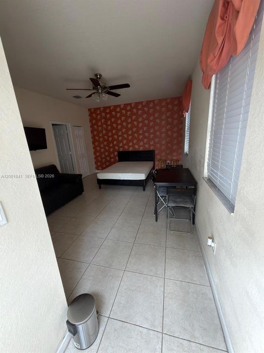 For Rent: $1,550 (0 beds, 1 baths, 3031 Square Feet)