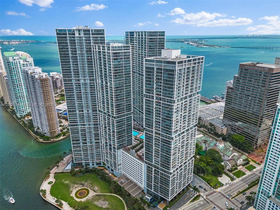 For Sale: $698,000 (1 beds, 1 baths, 798 Square Feet)