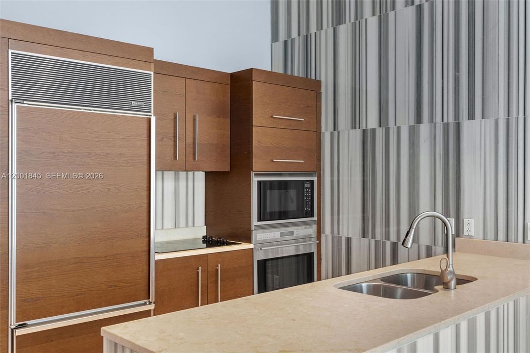For Sale: $698,000 (1 beds, 1 baths, 798 Square Feet)