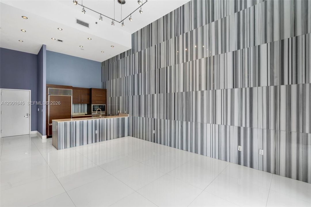 For Sale: $698,000 (1 beds, 1 baths, 798 Square Feet)