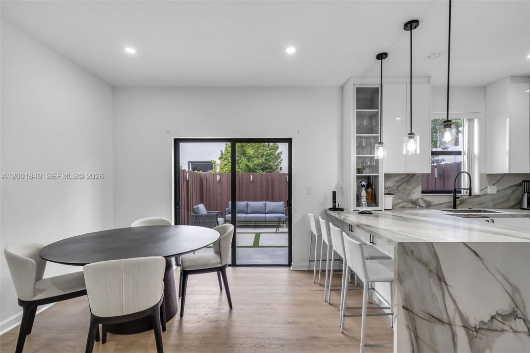 En Venta: $529,999 (3 camas, 2 baños, 1485 Pies cuadrados)