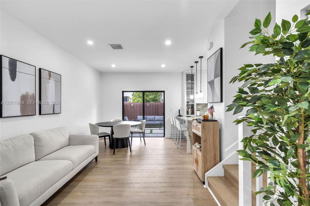 En Venta: $529,999 (3 camas, 2 baños, 1485 Pies cuadrados)